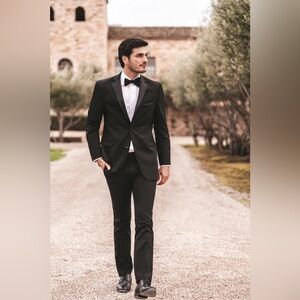 Yves Saint Laurent Black Wool Blazer Tuxedo Jacket w/ Satin Lapels (Size 40R)